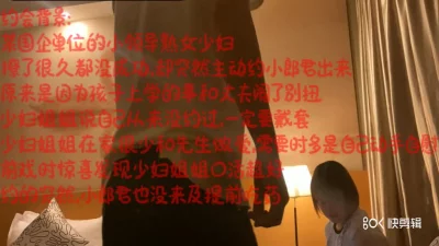 24海角乱伦大神妹妹的第一次给了我和亲妹妹在公交车上交前面还有乘客太劲爆刺激了回家趁热打炮过瘾阿