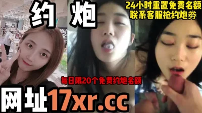 精品入侵色色小猫窝妍妍灵活的舌头舔舐著浓郁的白汁