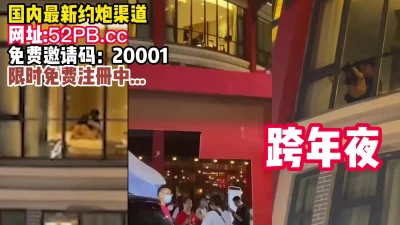 rh2048com230902黑客破解年轻少妇和相好的酒店开房骚的很那是相当的主动15