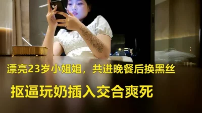 深喉少妇吞精喝尿全程露脸激情上位爆